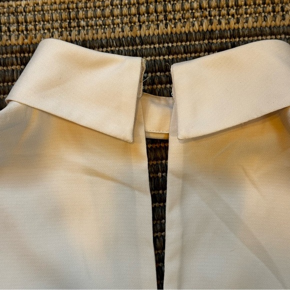 White Sleeveless Cut Out Mandarin Collar Blouse - Picture 3 of 4